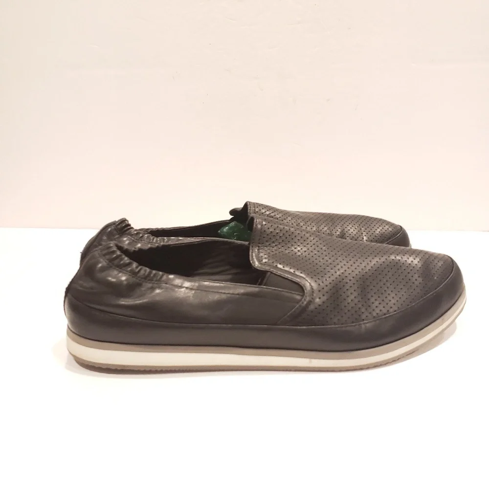 Prada Mens size 9.5 4d slip on black leather shoes sneakers loafer hybrid shoe